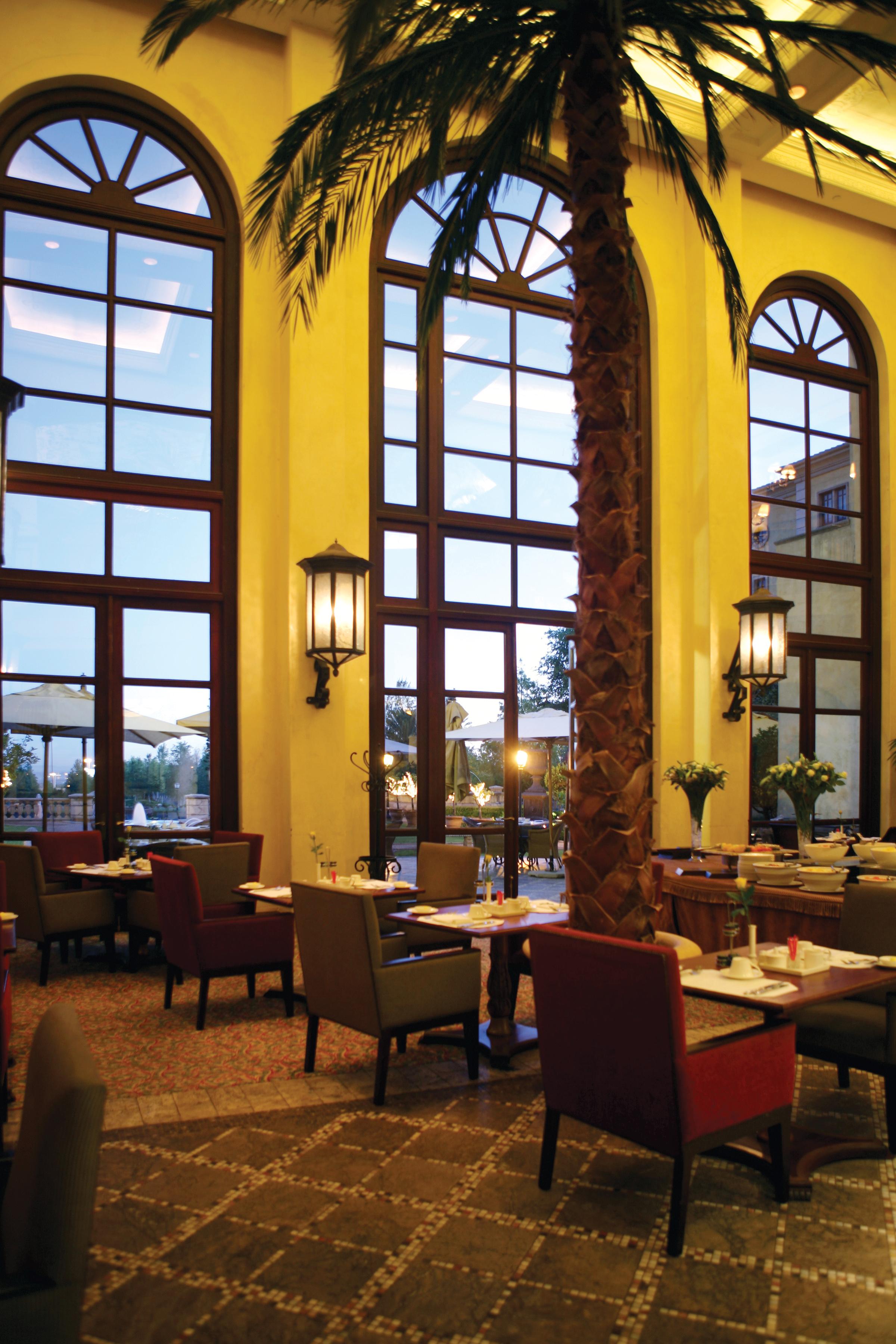 Palazzo Hotel Fourways Exterior photo The interior of the restaurant